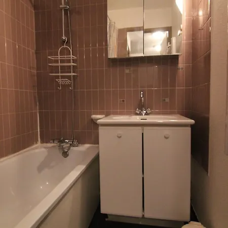 Apartment 2p Avec Balcon Sud Et Proche Pistes - L'alpe D'huez - Fr-1-405-38